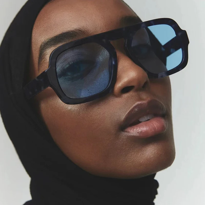 Retro Square Sunglasses – Gradient Lens - Image 3
